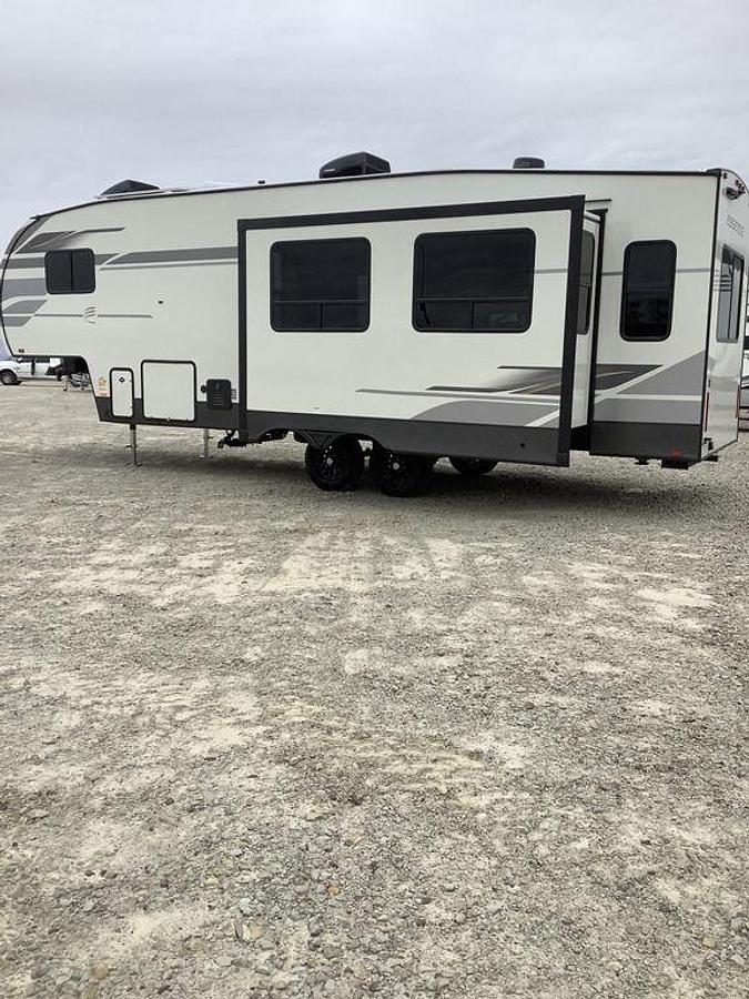2025 Cruiser E-28RL