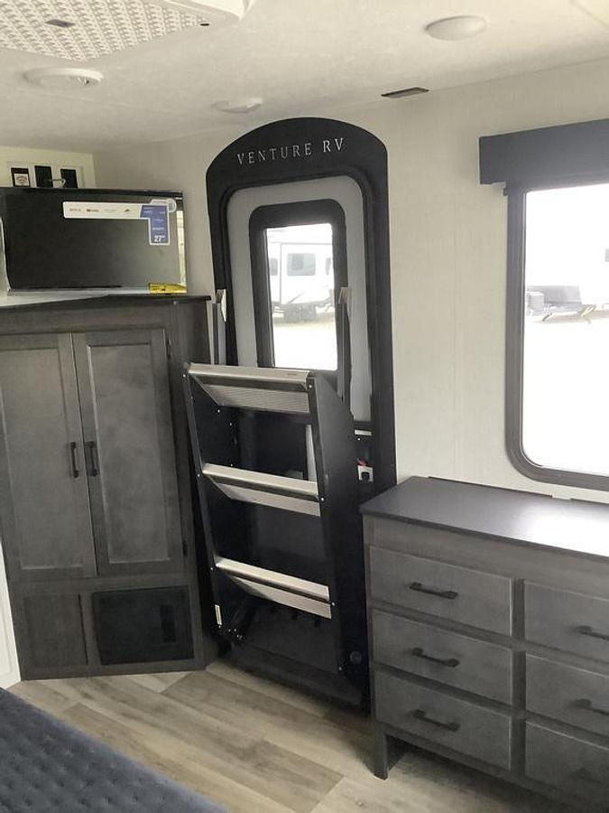 2025 Venture RV Stratus SR262VFK