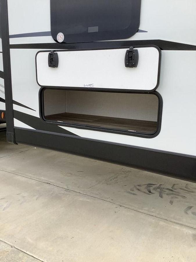2025 Venture RV SportTrek STT292VRB
