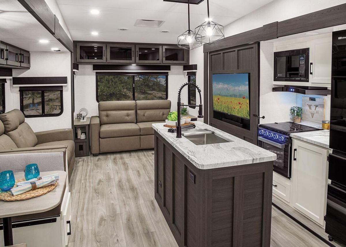 SportTrek Fifth Wheel STF303VIK