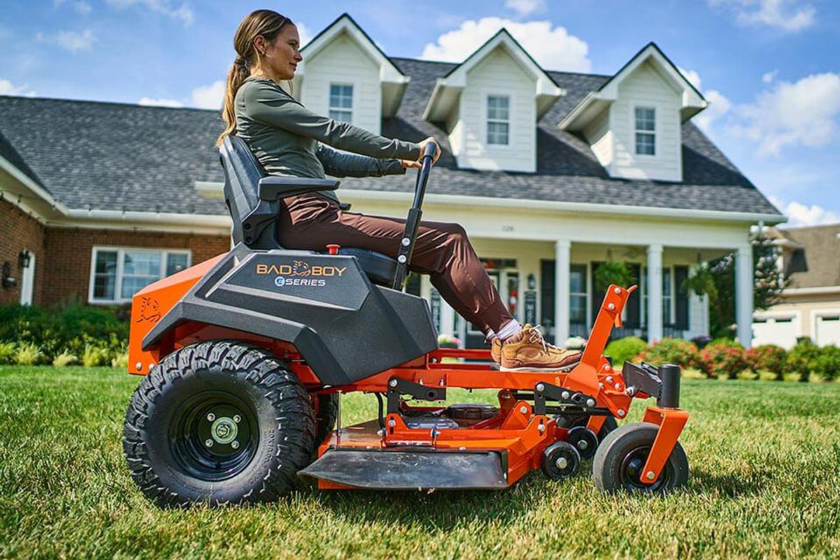 E-Magnum Electric Zero Turn Mower