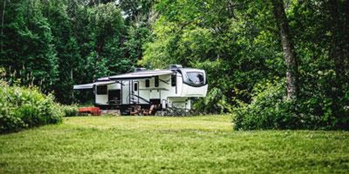 SportTrek Touring Edition Fifth Wheel STTF353VRK