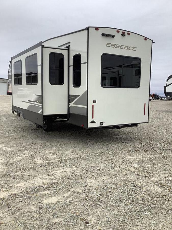 2025 Cruiser E-28RL