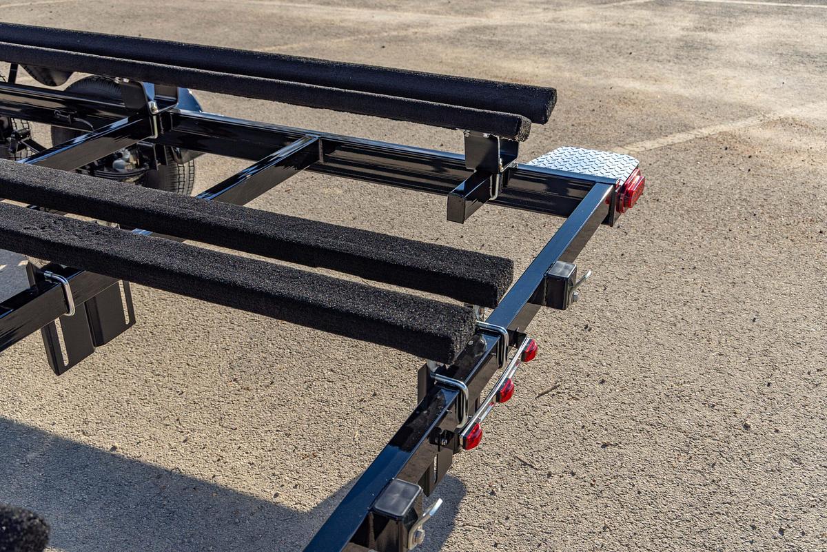 Tandem Axle Pontoon