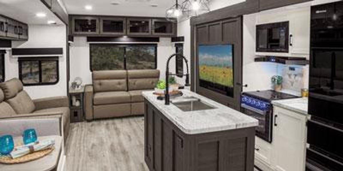SportTrek Fifth Wheel STF303VIK