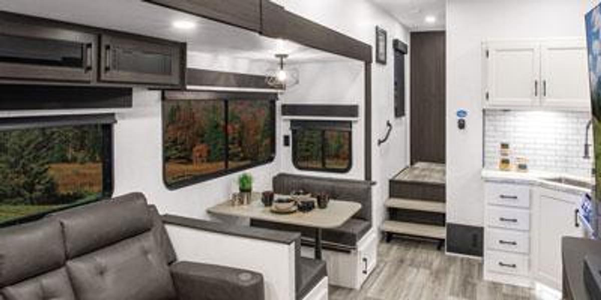 SportTrek Fifth Wheel STF312VTB
