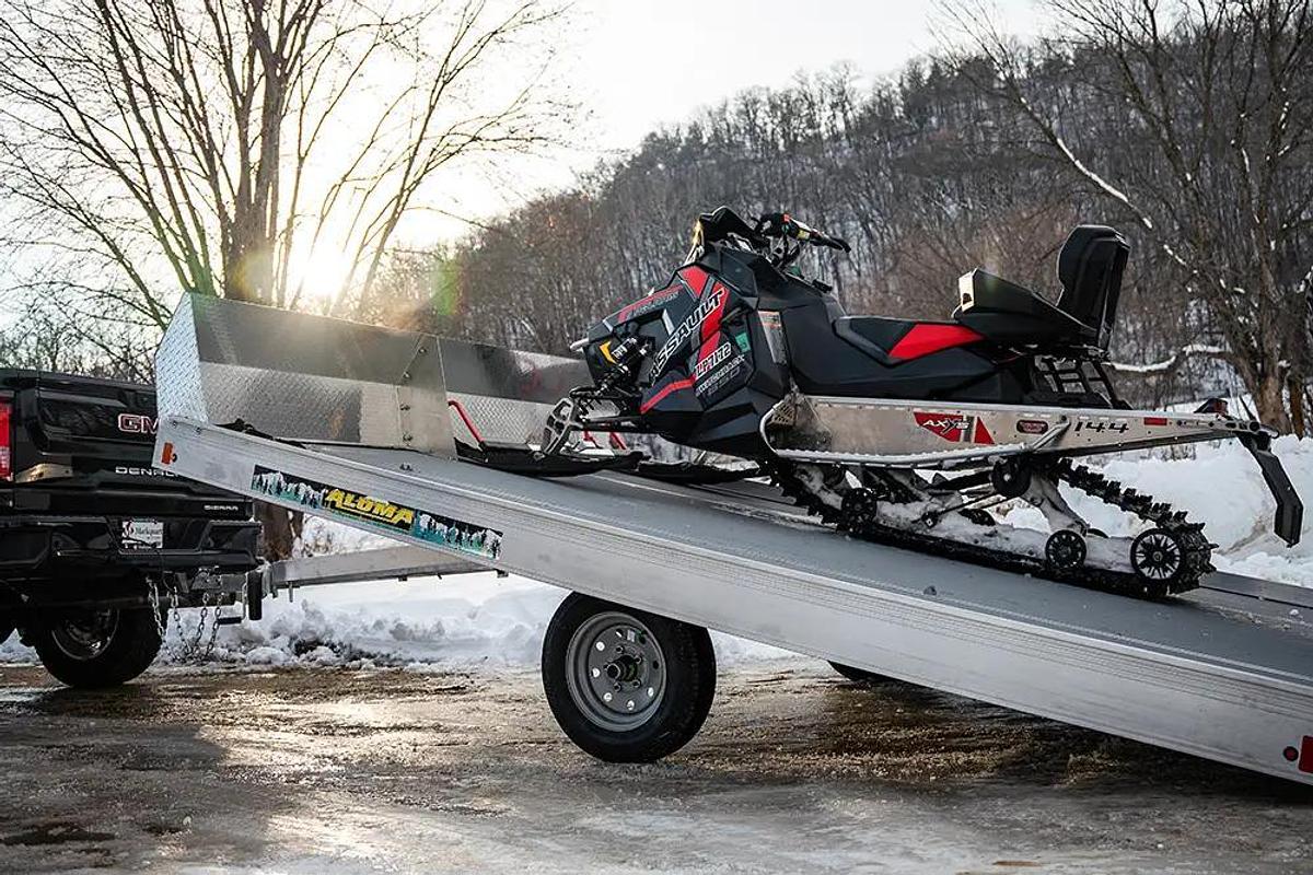 8610 TILT-8612 TILT Snowmobile Trailers