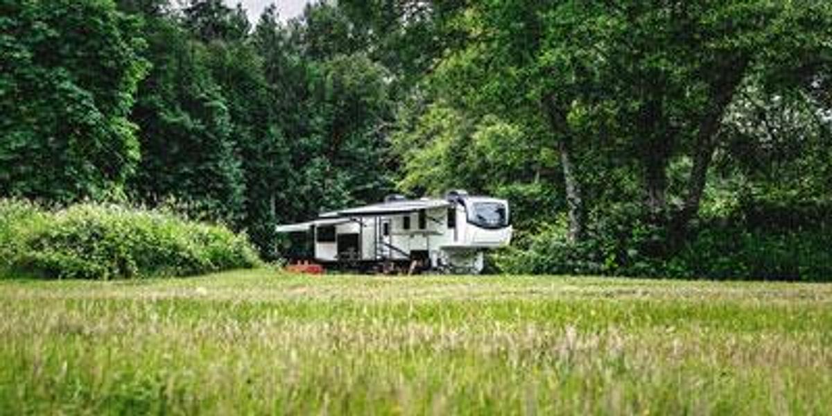 SportTrek Touring Edition Fifth Wheel STTF353VRK
