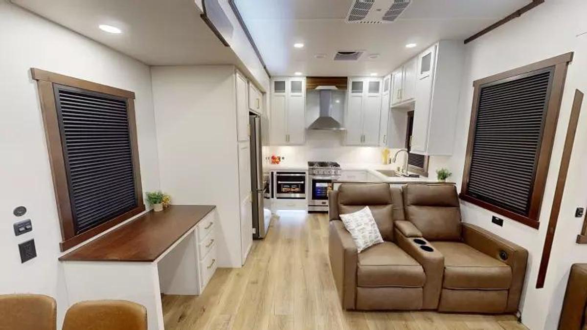 Explore 2027 Fifth Wheels 390RKB Floorplan