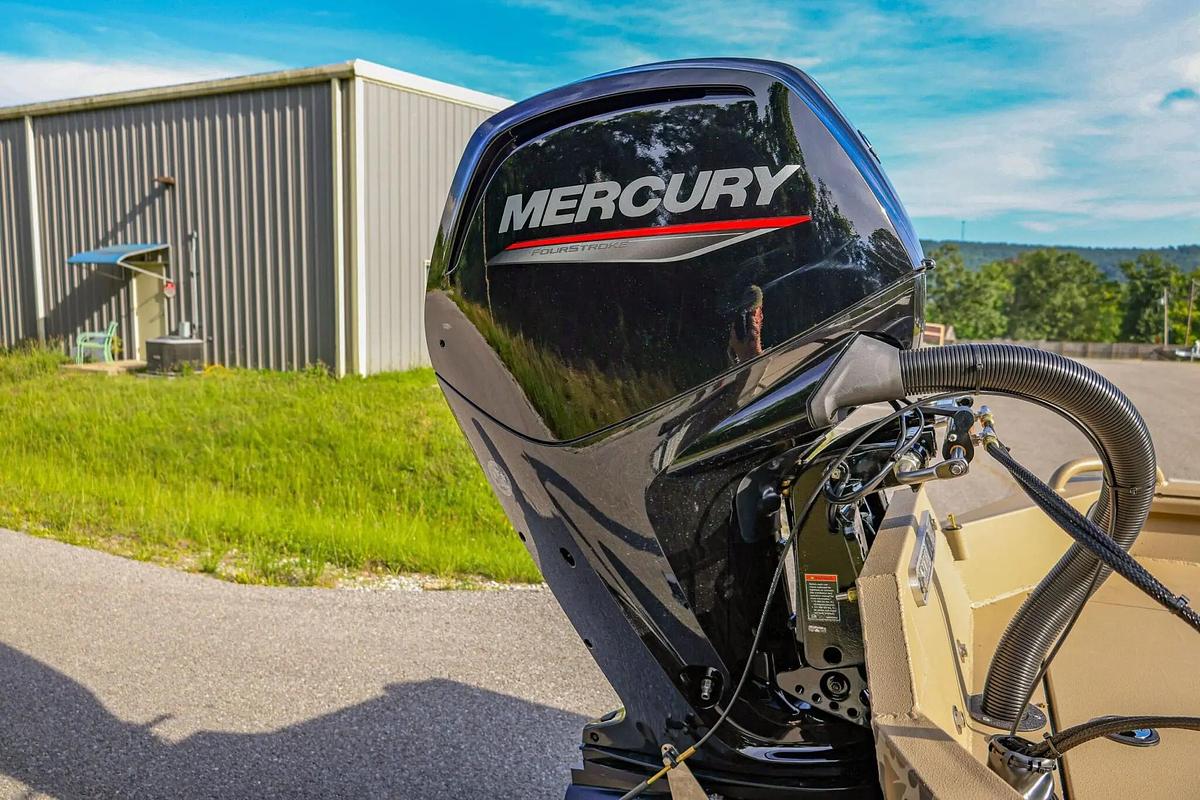 Switchblade Center Console Jet