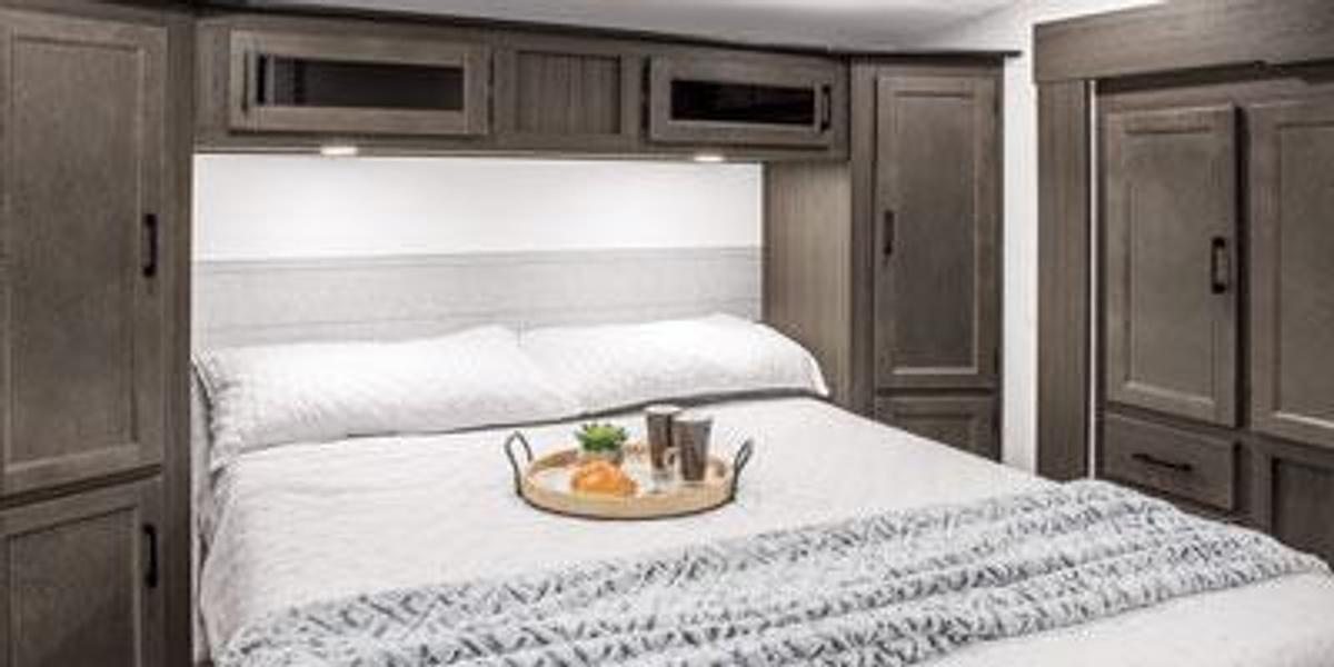 SportTrek Fifth Wheel STF312VTB