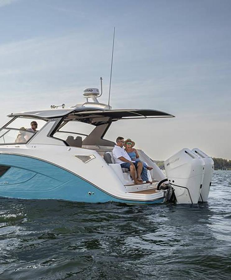 SunDeck 3200 Outboard