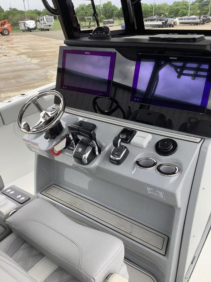 2025 Sea Pro 322 CC DLX