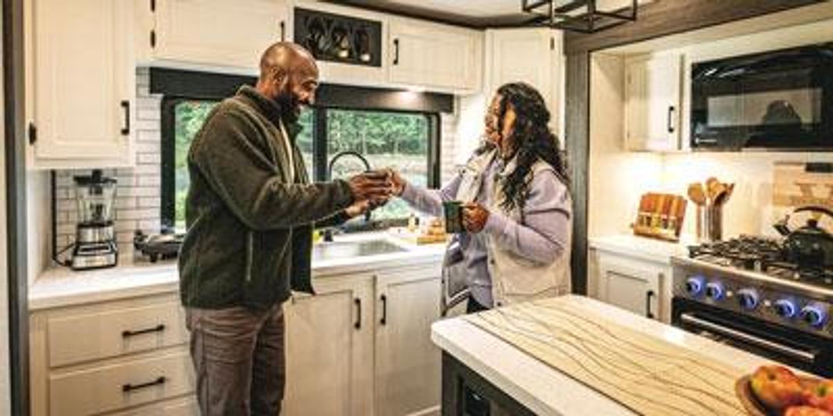 SportTrek Touring Edition Fifth Wheel STTF353VRK