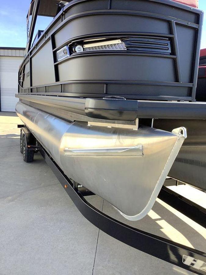 2026 Godfrey Pontoons AquaPatio 255 ULW iMPACT + Package (29 in. Center Tube)