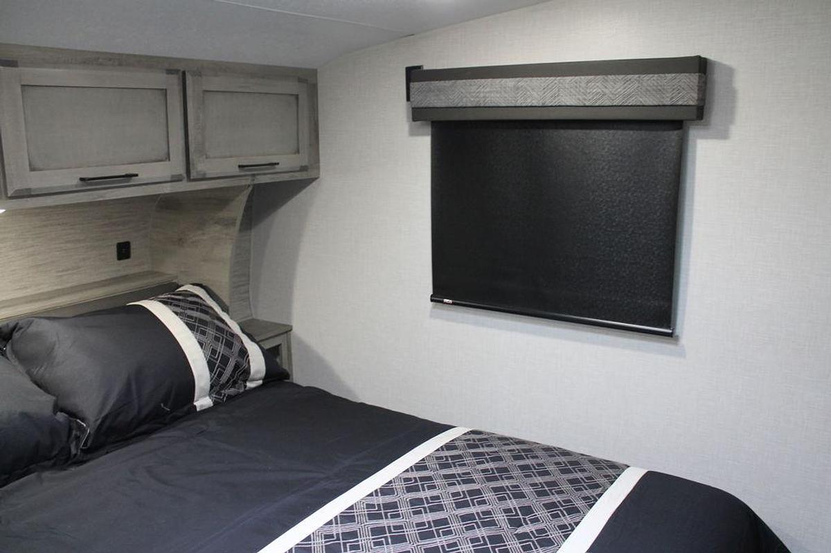 2023 KZ RV Durango Half-Ton D274BHD