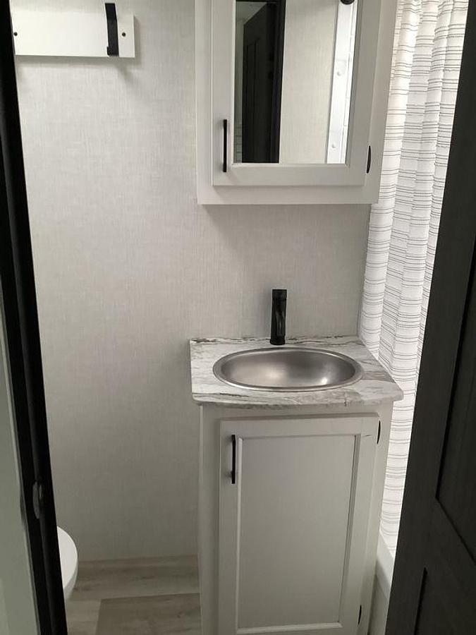 2025 Venture RV Stratus SR221VRK