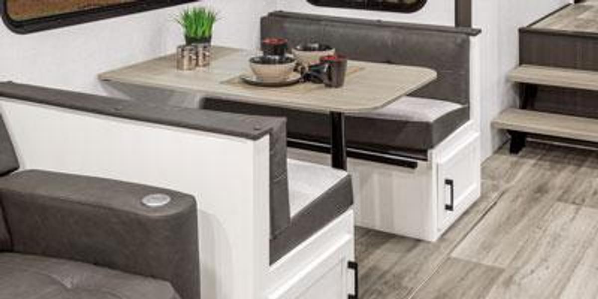 SportTrek Fifth Wheel STF312VTB