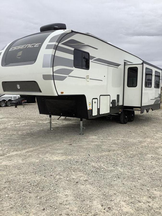 2025 Cruiser E-28RL