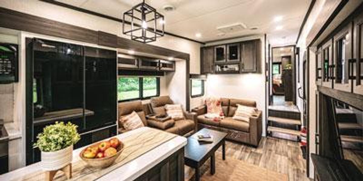 SportTrek Touring Edition Fifth Wheel STTF353VRK