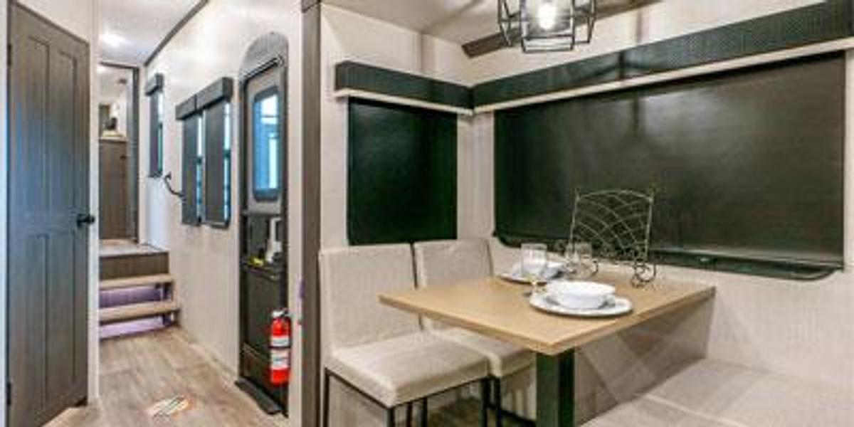 SportTrek Touring Edition Fifth Wheel STTF363VFR