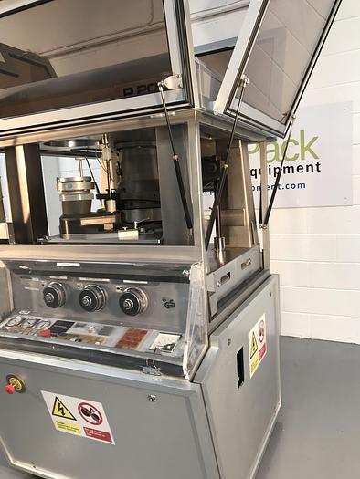 Used Fette P2000 Tablet Press