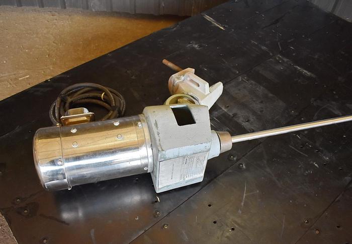 Used USED LIGHTNIN CLAMP-ON MIXER, 1.5 HP