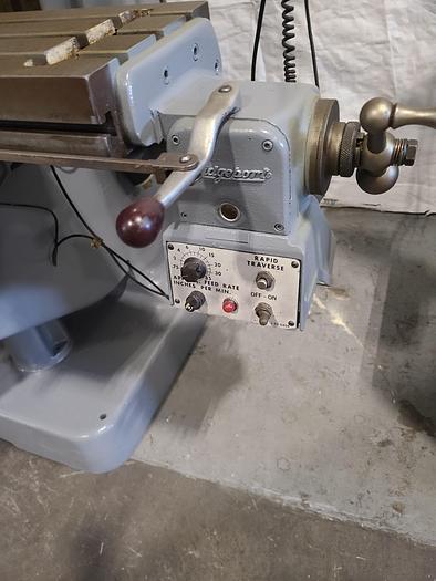 Used Bridgeport 2 HP Milling Machine Digital Read Out Power Feed 6" Vise & Lube Mill Miller