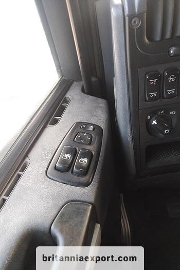 Used 2007 SCANIA R420 6X2 lift steer axle 50 ton tractor unit