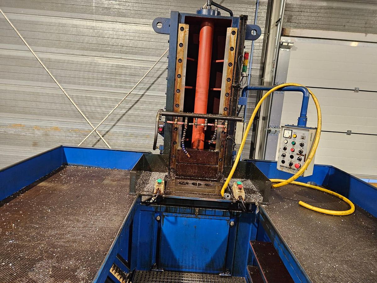 Gebruikt Yeo Sheng Machinery TSH-TUVB-1010 Spiebaan Machine