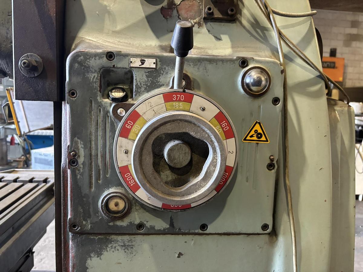 Gebruikt Dormac FU 120 met digitale uitlezing freesmachine freesbank