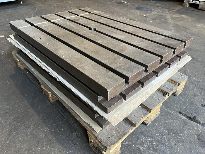 Gebruikt Universal 1015 x 710