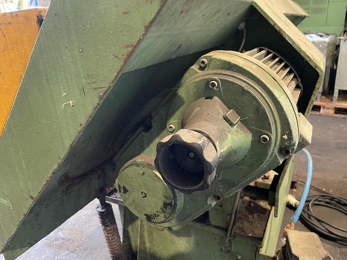 Gebruikt Bauer ES 300 BA half automaat bandzaag lintzaag metaalzaag