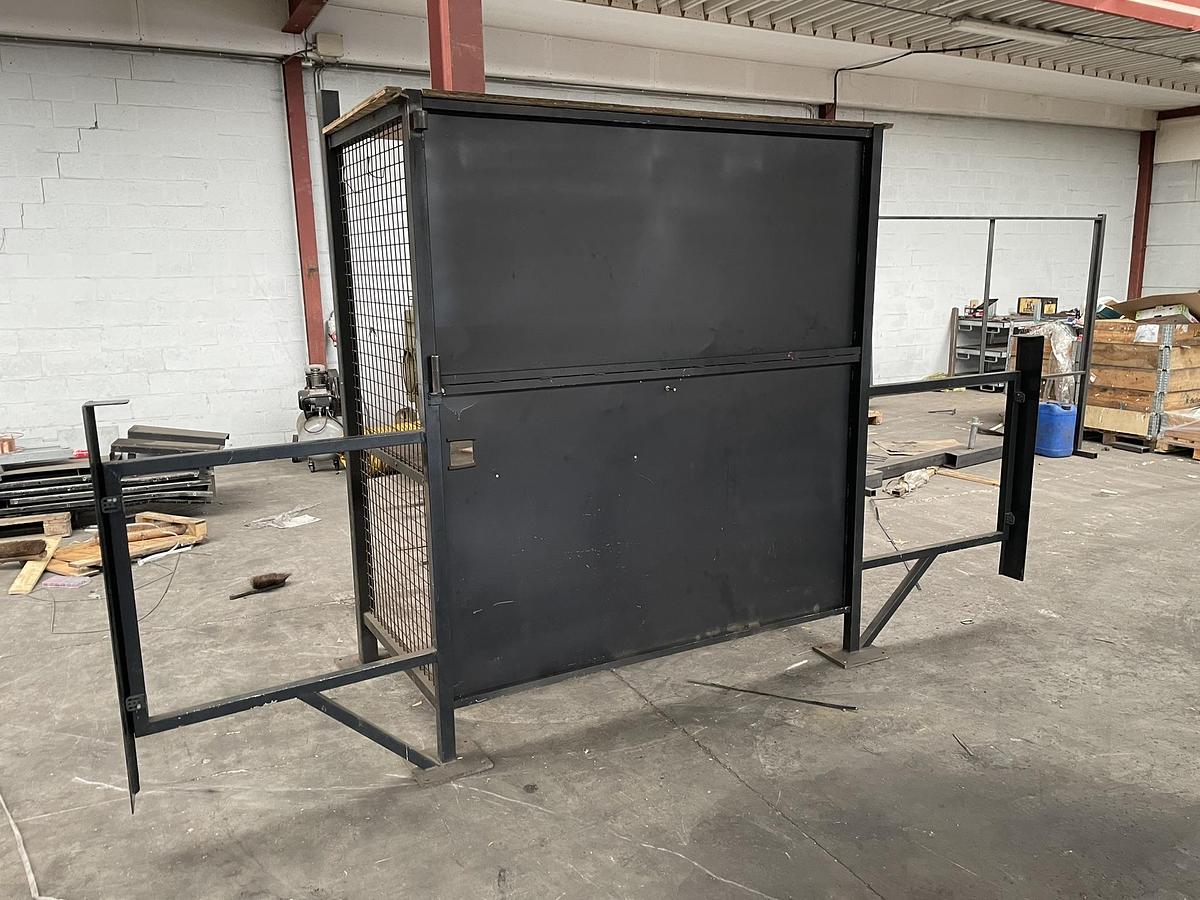 Gebruikt Valk Welding 350A Lasrobot PanaRobo VR006ALE2 Las Robot