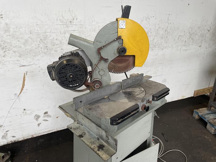 Gebruikt Calvet Emmegi 300 A Zaag