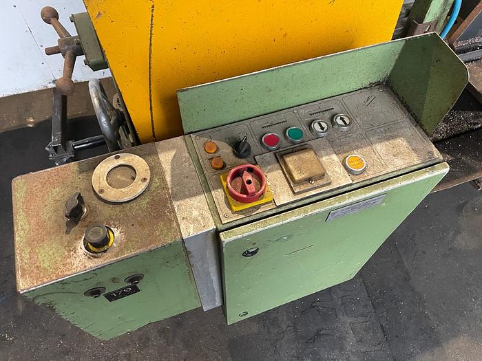 Gebruikt Bauer ES 300 BA half automaat bandzaag lintzaag metaalzaag