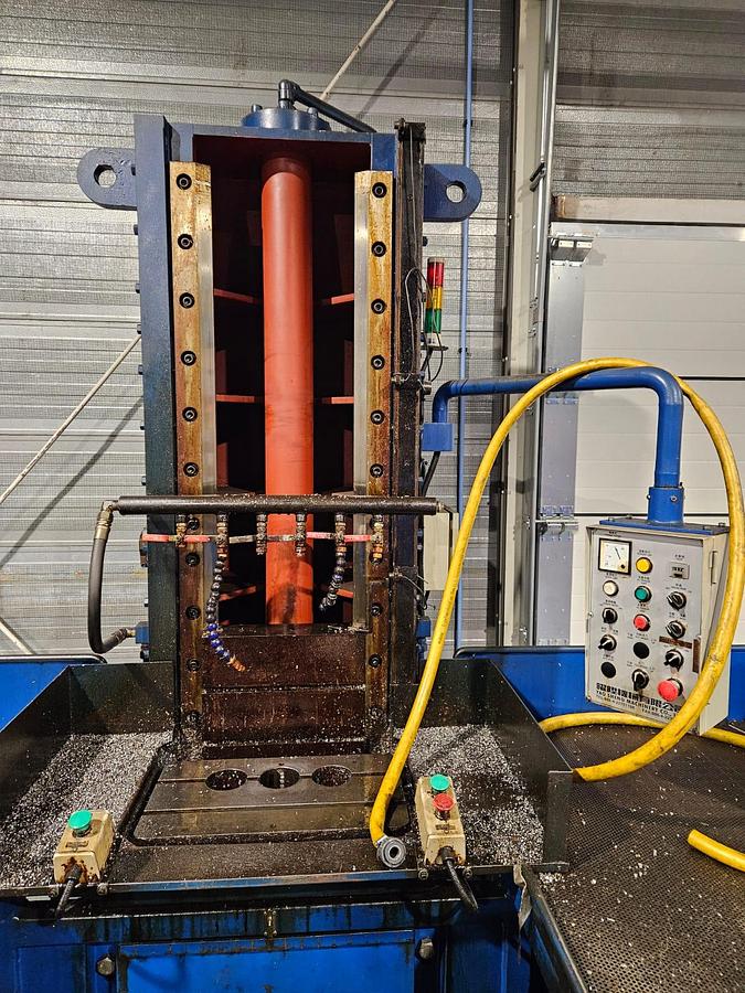 Gebruikt Yeo Sheng Machinery TSH-TUVB-1010 Spiebaan Machine