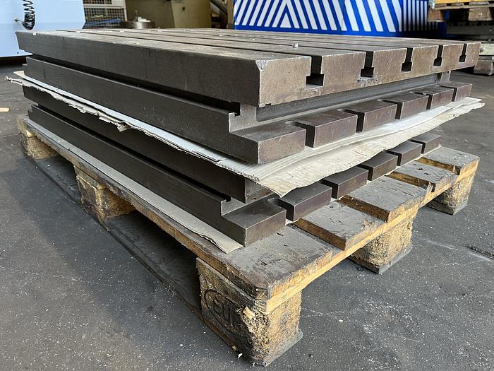 Gebruikt Universal 1015 x 710