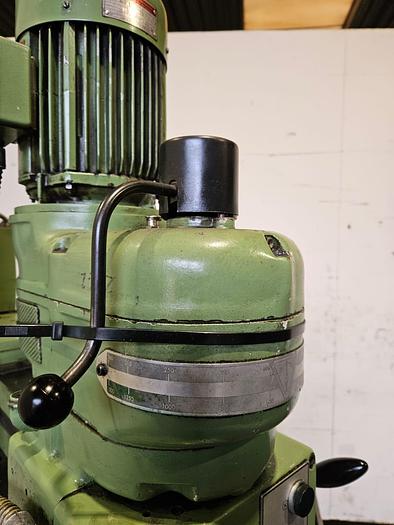 Gebruikt Otto Müller Radiaalboormachine