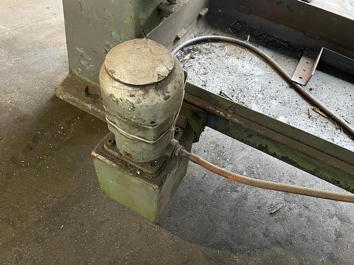 Gebruikt Progress 380 draaibank met beveiligingen