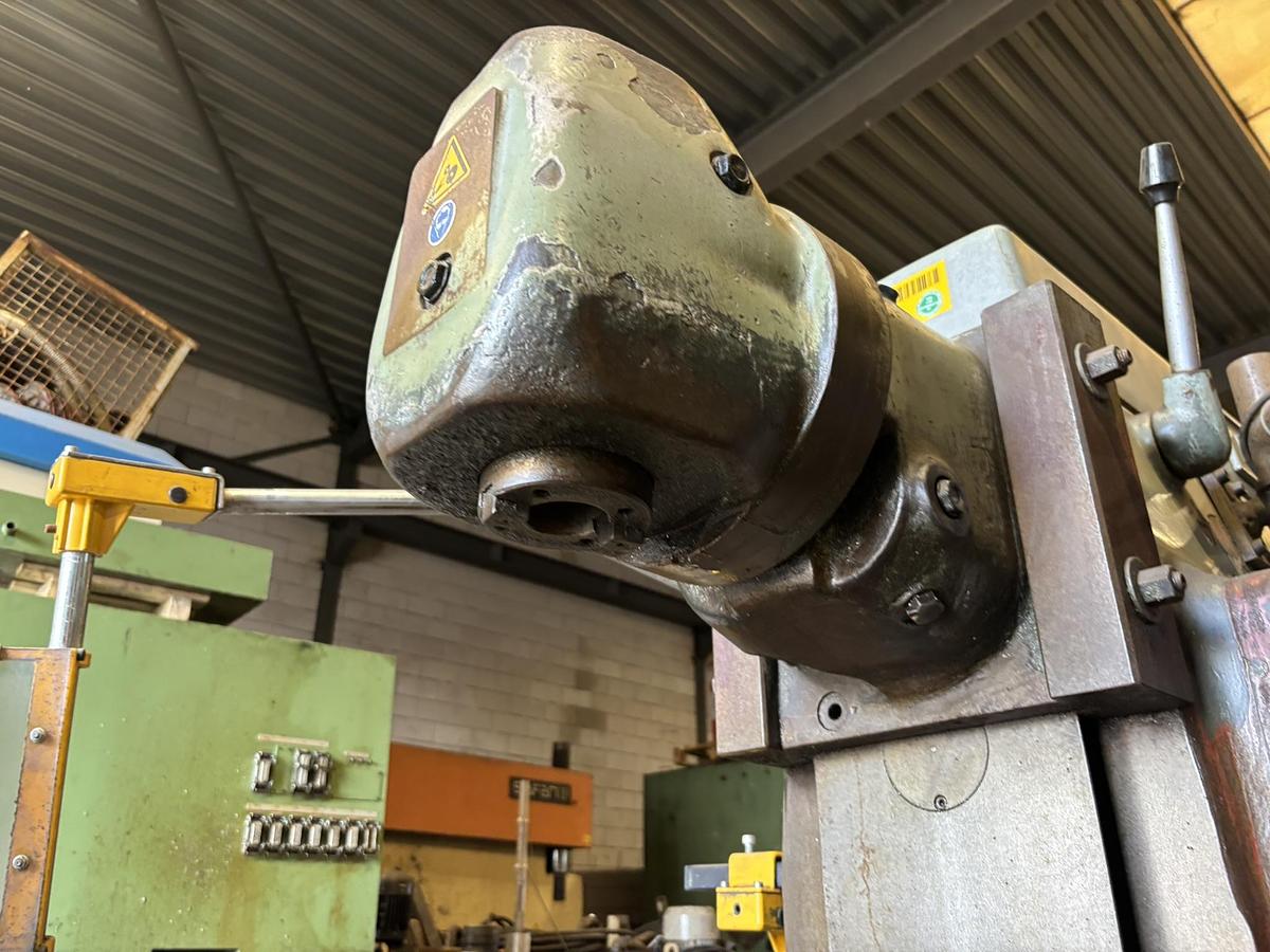 Gebruikt Dormac FU 120 met digitale uitlezing freesmachine freesbank