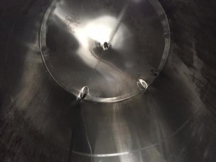 Brugt 12.500 liters opretstående rustfri tank.