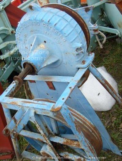 Usato MOLINO POLVERIZZATORE CECCATO OLINDO ATTACCO 3 PUNTI