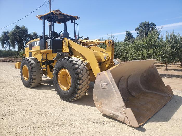 Used 2004 CAT 938G