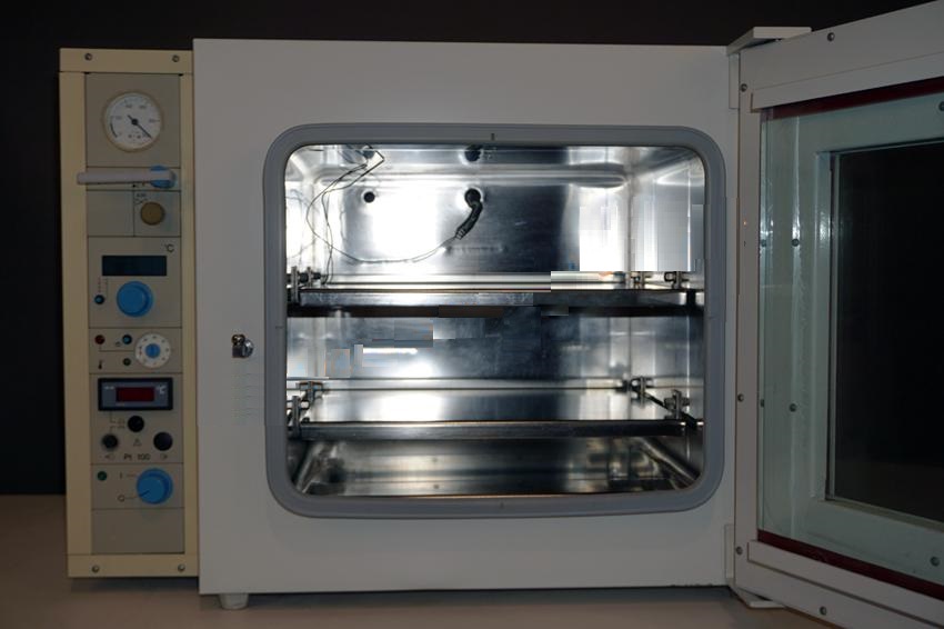 Refurbished Thermo Scientific (Heraeus) VT6060P shelf heated vacuum oven