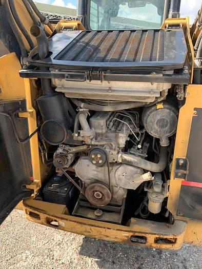 Used 2005 CATERPILLAR 262B