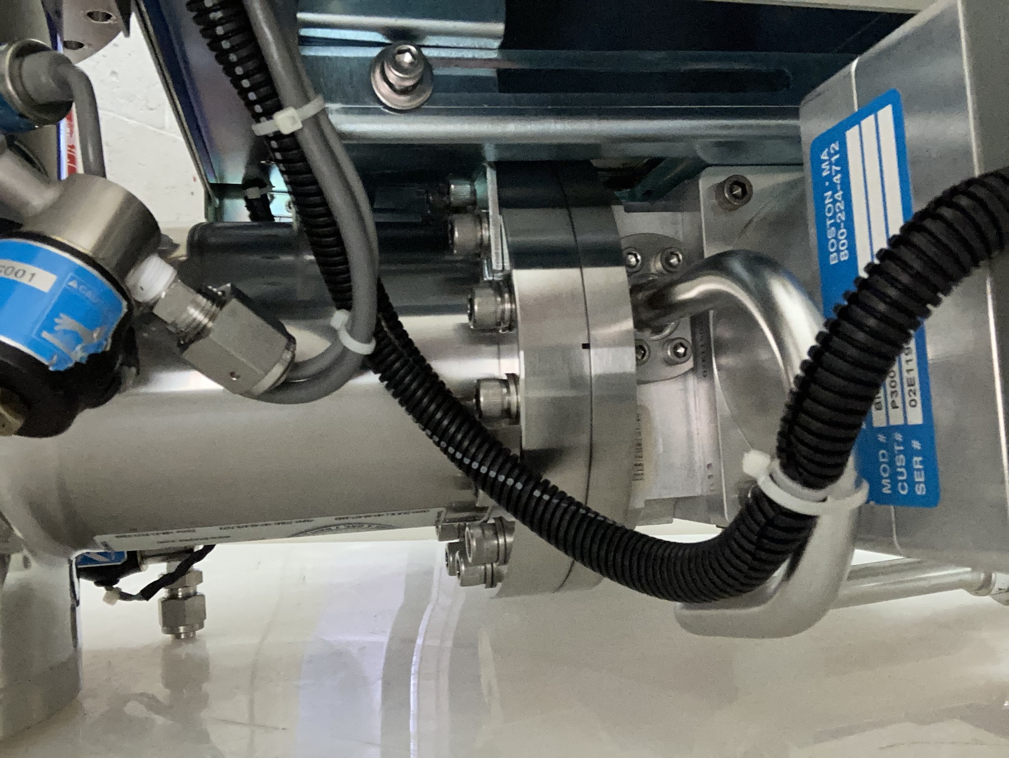 Used CTI-CRYOGENICS 8116250G002R CRYO WITH CHEVRON