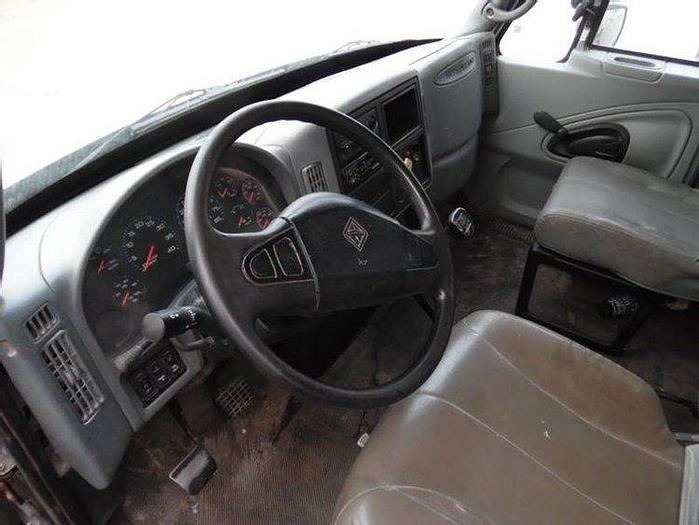 Used 2005 International 4300 Plugging truck