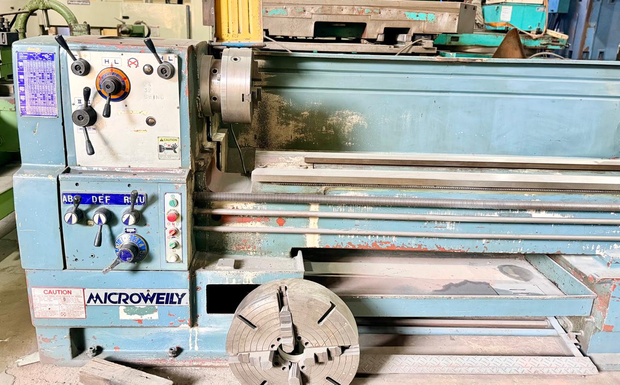 Used Microweily 3000 mm Lathe machine