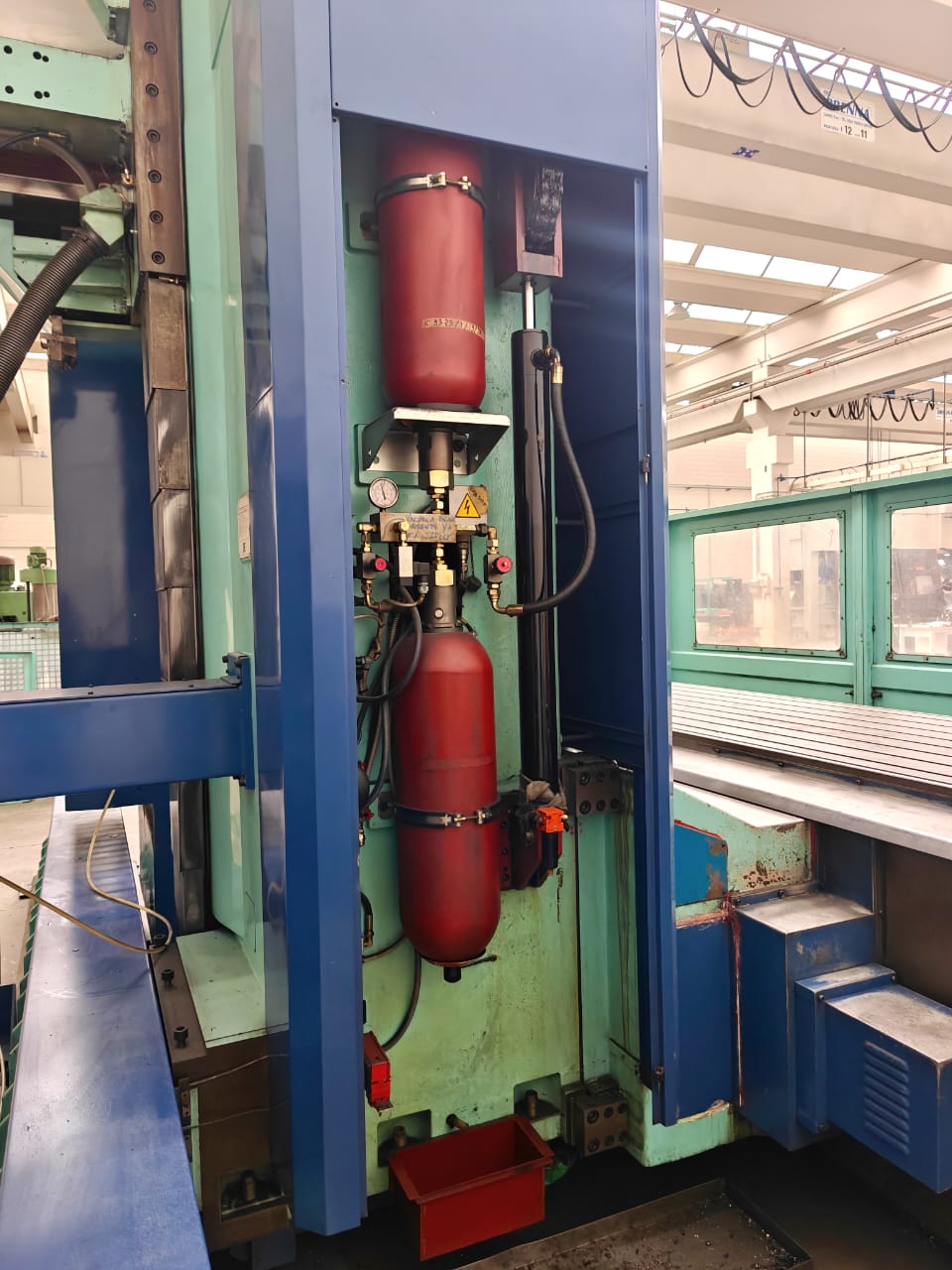 Used SACHMAN MX1000 CNC BED MILLING MACHINE